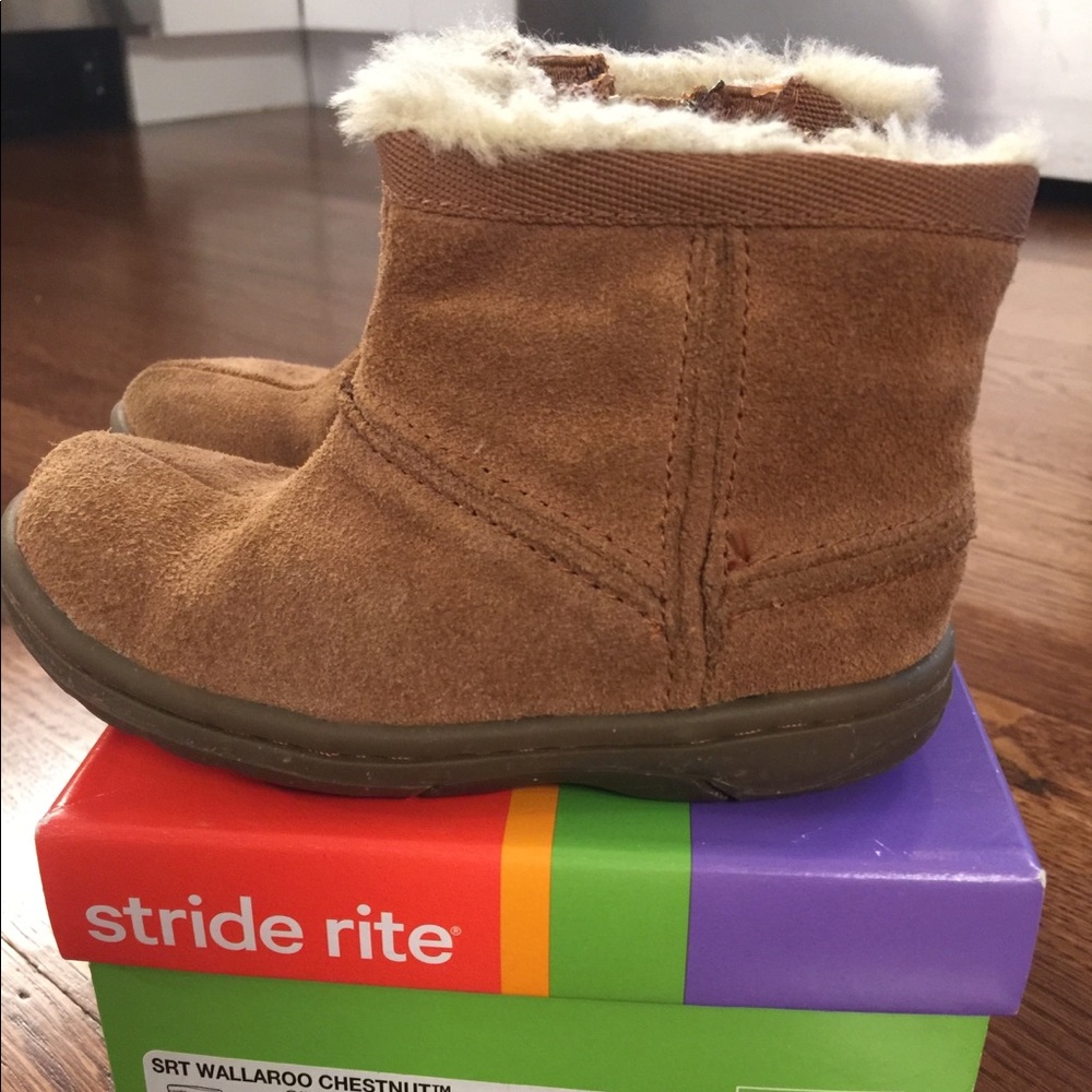 Price drop! Stride Rite Wallaroo boots